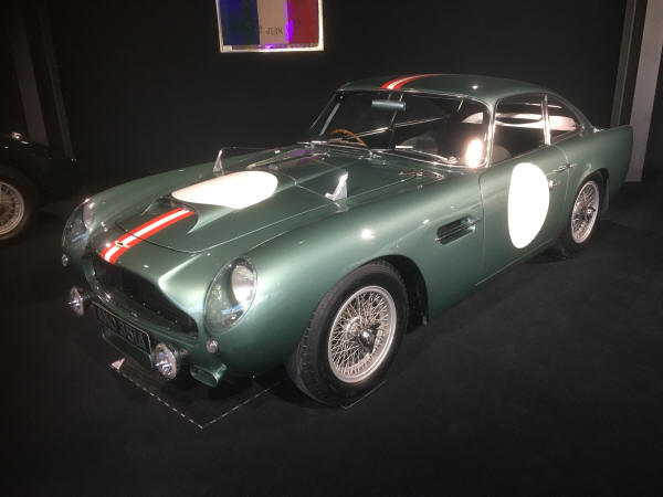 Aston Martin DB 4